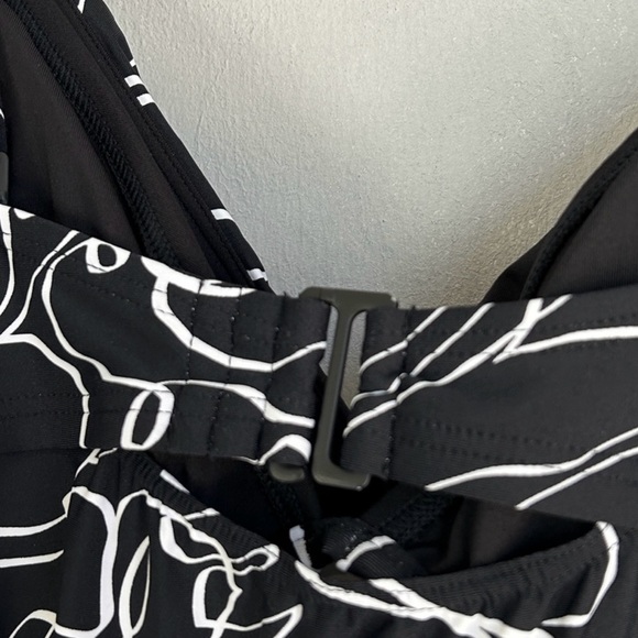 Sunsets Escape size 18 Vivian tankini wired black white tropical v-neck ruched - Picture 7 of 14